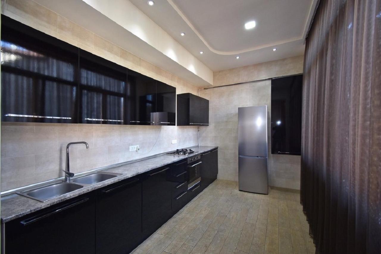 Tumanyan Street 3 Bedroom Deluxe Apartment With Large Balcony Tm662 Erivan Exterior foto