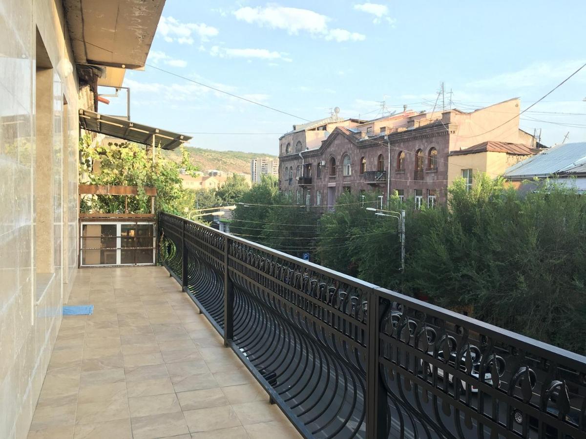 Tumanyan Street 3 Bedroom Deluxe Apartment With Large Balcony Tm662 Erivan Exterior foto